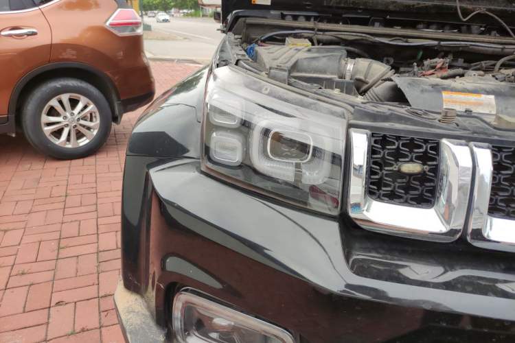 Used BAIC Off-Road BJ40 2020 2.0T Automatic Four-Wheel Drive Urban Hunter Edition Prestige Version Right Front Headlight
