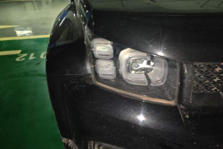 Used BAIC Off-Road BJ40 2020 2.0T Automatic Four-Wheel Drive Urban Hunter Edition Prestige Version Right Front Headlight