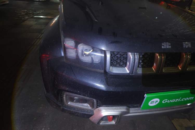 Used BAIC Off-Road BJ40 2020 2.0T Automatic Four-Wheel Drive Urban Hunter Edition Chivalrous Type Right Front Headlight