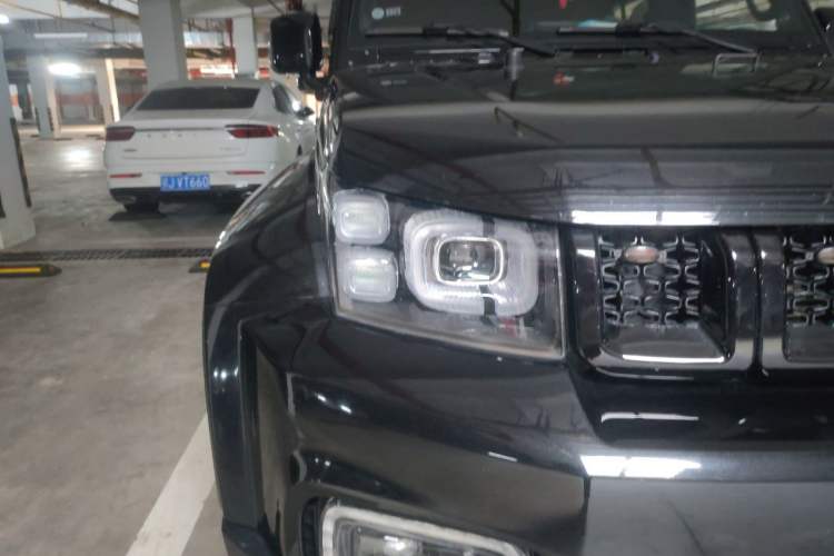 Used BAIC Off-Road BJ40 2020 2.0T Automatic Four-Wheel Drive Urban Hunter Edition Chivalrous Type Right Front Headlight