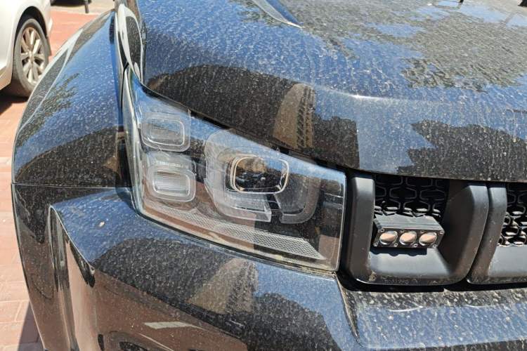 Used BAIC Off-Road BJ40 2020 2.0T Automatic Four-Wheel Drive Urban Hunter Edition Chivalrous Type Right Front Headlight