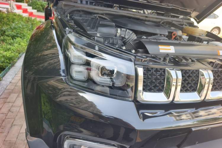 Used BAIC Off-Road BJ40 2020 2.0T Automatic Four-Wheel Drive Urban Hunter Edition Prestige Version Right Front Headlight