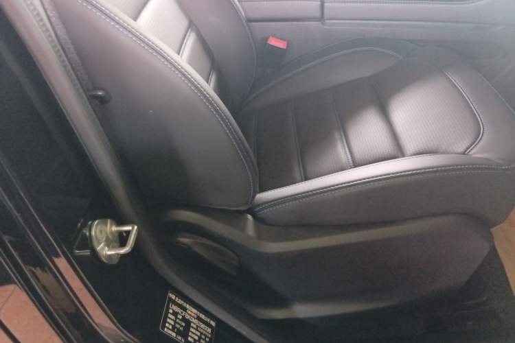 Used BAIC Off-Road BJ40 2020 2.0T Automatic Four-Wheel Drive Urban Hunter Edition Chivalrous Type Right Front Seat