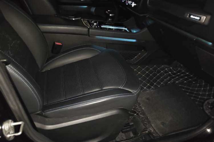 Used BAIC Off-Road BJ40 2020 2.0T Automatic Four-Wheel Drive Urban Hunter Edition Chivalrous Type Right Front Seat