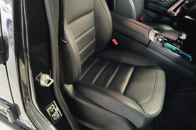 Used BAIC Off-Road BJ40 2020 2.0T Automatic Four-Wheel Drive Urban Hunter Edition Chivalrous Type Right Front Seat