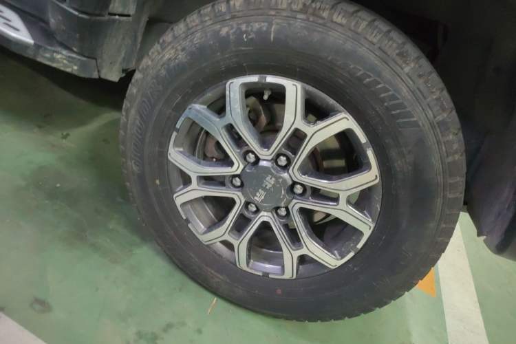 Used BAIC Off-Road BJ40 2020 2.0T Automatic Four-Wheel Drive Urban Hunter Edition Chivalrous Type Right Front Wheel Hub