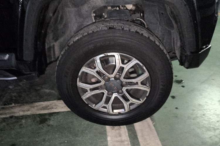 Used BAIC Off-Road BJ40 2020 2.0T Automatic Four-Wheel Drive Urban Hunter Edition Chivalrous Type Right Front Wheel Hub