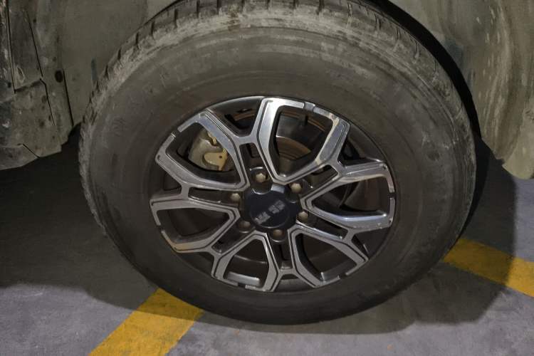 Used BAIC Off-Road BJ40 2020 2.0T Automatic Four-Wheel Drive Urban Hunter Edition Chivalrous Type Right Front Wheel Hub