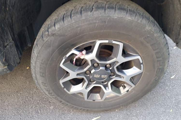 Used BAIC Off-Road BJ40 2020 2.0T Automatic Four-Wheel Drive Tribute Edition 2020 Xieke Version Right Front Wheel Hub