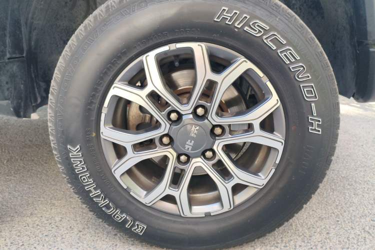 Used BAIC Off-Road BJ40 2020 2.0T Automatic Four-Wheel Drive Urban Hunter Edition Chivalrous Type Right Front Wheel Hub