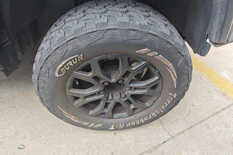 Used BAIC Off-Road BJ40 2020 2.0T Automatic Four-Wheel Drive Urban Hunter Edition Chivalrous Type Right Front Wheel Hub