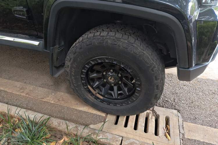 Used BAIC Off-Road BJ40 2020 2.0T Automatic Four-Wheel Drive Urban Hunter Edition Chivalrous Type Right Front Wheel Hub