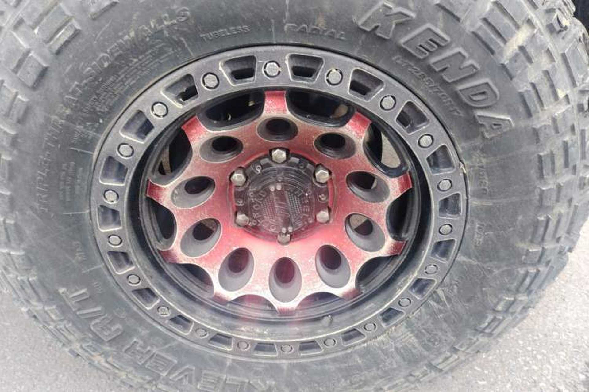 Used BAIC Off-Road BJ40 2020 2.0T Automatic Four-Wheel Drive Urban Hunter Edition Chivalrous Type Right Front Wheel Hub