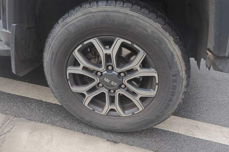 Used BAIC Off-Road BJ40 2020 2.0T Automatic Four-Wheel Drive Urban Hunter Edition Chivalrous Type Right Front Wheel Hub