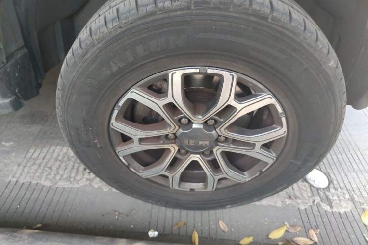 Used BAIC Off-Road BJ40 2020 2.0T Automatic Four-Wheel Drive Urban Hunter Edition Chivalrous Type Right Front Wheel Hub