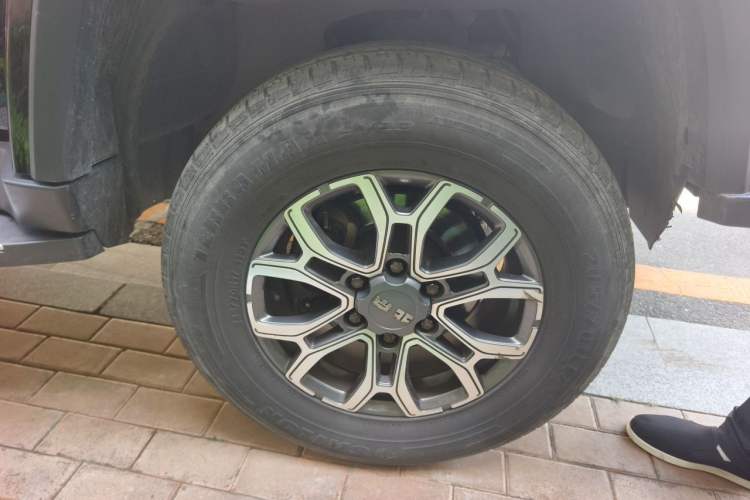 Used BAIC Off-Road BJ40 2020 2.0T Automatic Four-Wheel Drive Urban Hunter Edition Prestige Version Right Front Wheel Hub