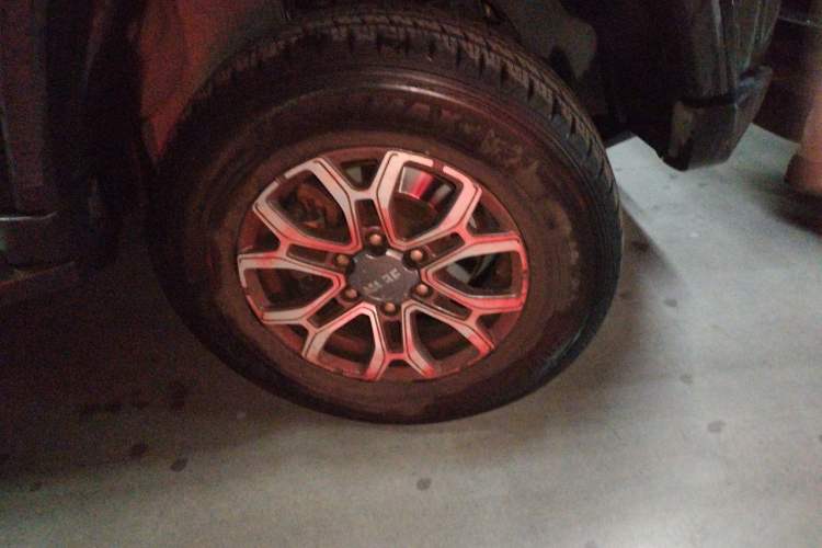 Used BAIC Off-Road BJ40 2020 2.0T Automatic Four-Wheel Drive Urban Hunter Edition Chivalrous Type Right Front Wheel Hub