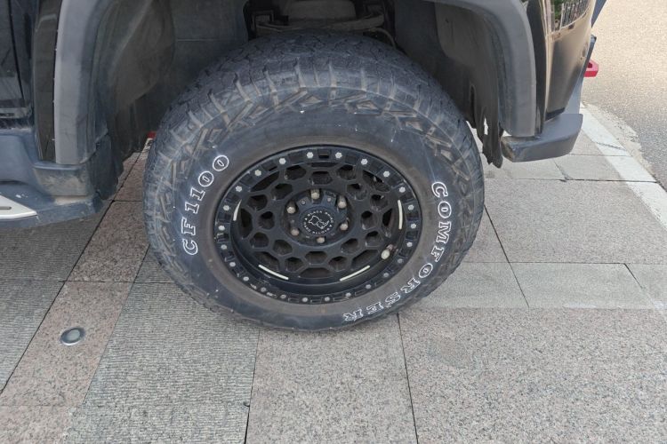 Used BAIC Off-Road BJ40 2020 2.0T Automatic Four-Wheel Drive Urban Hunter Edition Chivalrous Type Right Front Wheel Hub