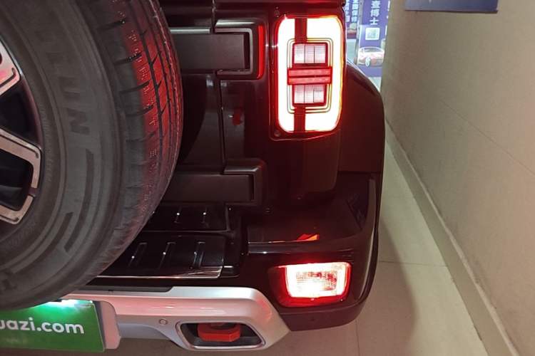 Used BAIC Off-Road BJ40 2020 2.0T Automatic Four-Wheel Drive Urban Hunter Edition Chivalrous Type Right Rear Taillight