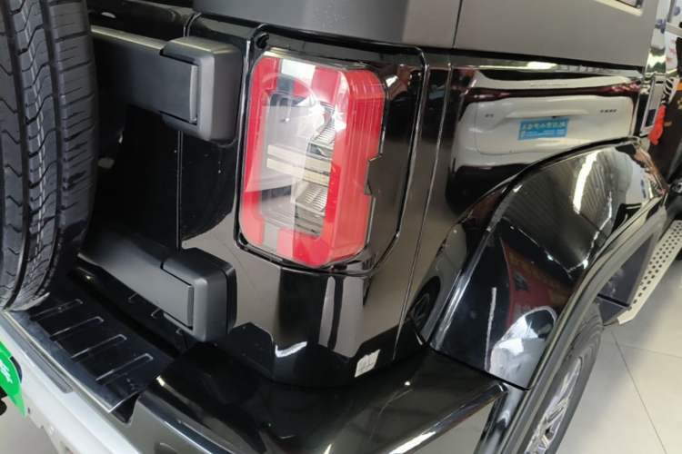 Used BAIC Off-Road BJ40 2020 2.0T Automatic Four-Wheel Drive Urban Hunter Edition Chivalrous Type Right Rear Taillight