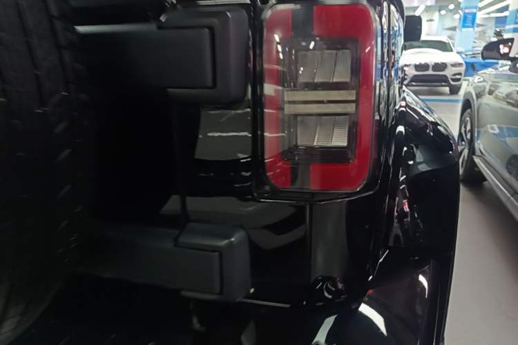 Used BAIC Off-Road BJ40 2020 2.0T Automatic Four-Wheel Drive Urban Hunter Edition Chivalrous Type Right Rear Taillight