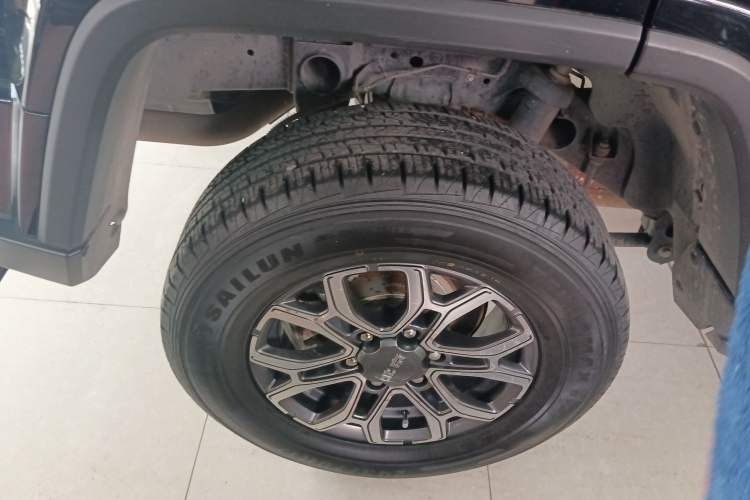 Used BAIC Off-Road BJ40 2020 2.0T Automatic Four-Wheel Drive Urban Hunter Edition Chivalrous Type Right Rear Wheel Hub