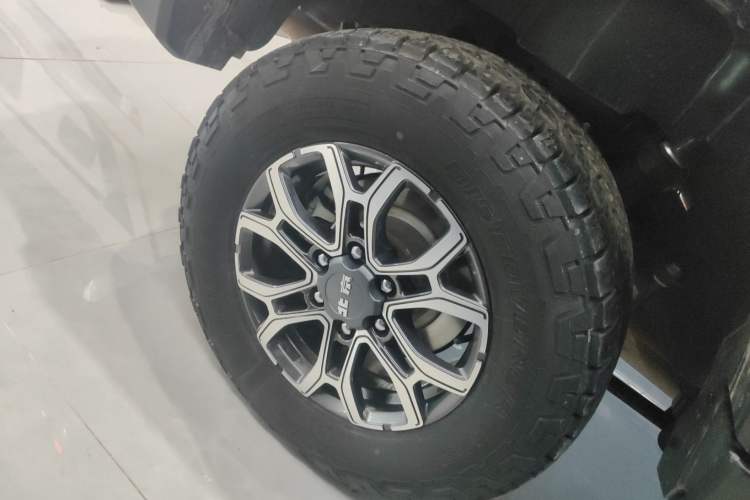 Used BAIC Off-Road BJ40 2020 2.0T Automatic Four-Wheel Drive Urban Hunter Edition Chivalrous Type Right Rear Wheel Hub