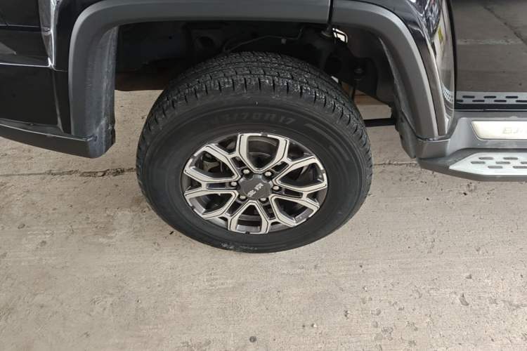 Used BAIC Off-Road BJ40 2020 2.0T Automatic Four-Wheel Drive Urban Hunter Edition Chivalrous Type Right Rear Wheel Hub