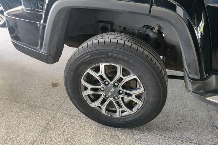 Used BAIC Off-Road BJ40 2020 2.0T Automatic Two-Wheel Drive Urban Hunter Edition Chivalrous Type Right Rear Wheel Hub