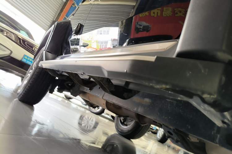 Used BAIC Off-Road BJ40 2020 2.0T Automatic Four-Wheel Drive Urban Hunter Edition Chivalrous Type Right Side Sill