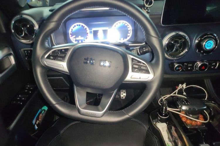 Used BAIC Off-Road BJ40 2020 2.0T Automatic Four-Wheel Drive Urban Hunter Edition Chivalrous Type Steering Wheel