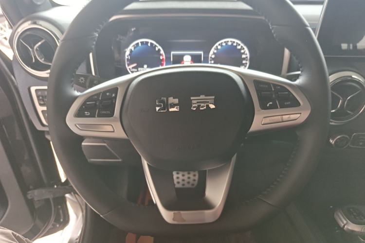 Used BAIC Off-Road BJ40 2020 2.0T Automatic Four-Wheel Drive Urban Hunter Edition Chivalrous Type Steering Wheel