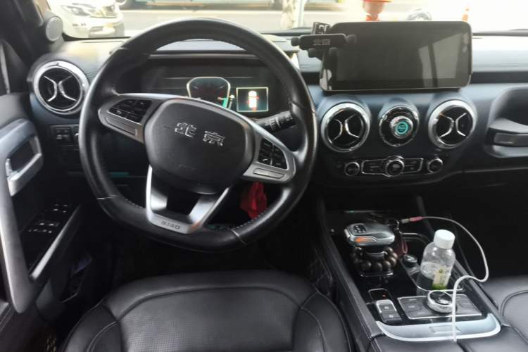 Used BAIC Off-Road BJ40 2020 2.0T Automatic Four-Wheel Drive Urban Hunter Edition Chivalrous Type Steering Wheel