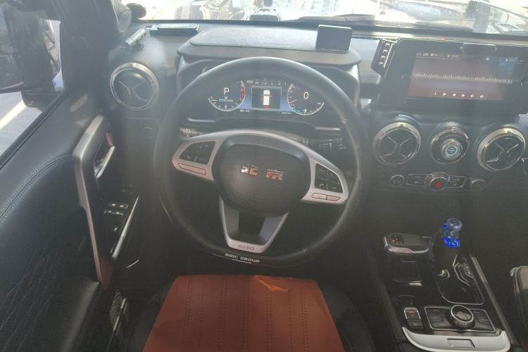 Used BAIC Off-Road BJ40 2020 2.0T Automatic Four-Wheel Drive Urban Hunter Edition Chivalrous Type Steering Wheel