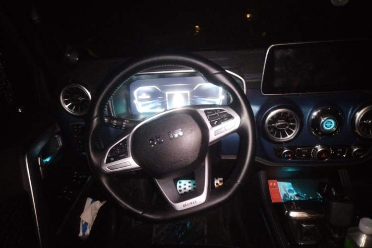 Used BAIC Off-Road BJ40 2020 2.0T Automatic Two-Wheel Drive Urban Hunter Edition Pioneer Version Steering Wheel