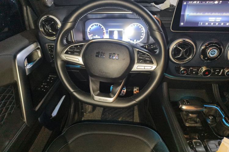 Used BAIC Off-Road BJ40 2020 2.0T Automatic Four-Wheel Drive Urban Hunter Edition Chivalrous Type Steering Wheel