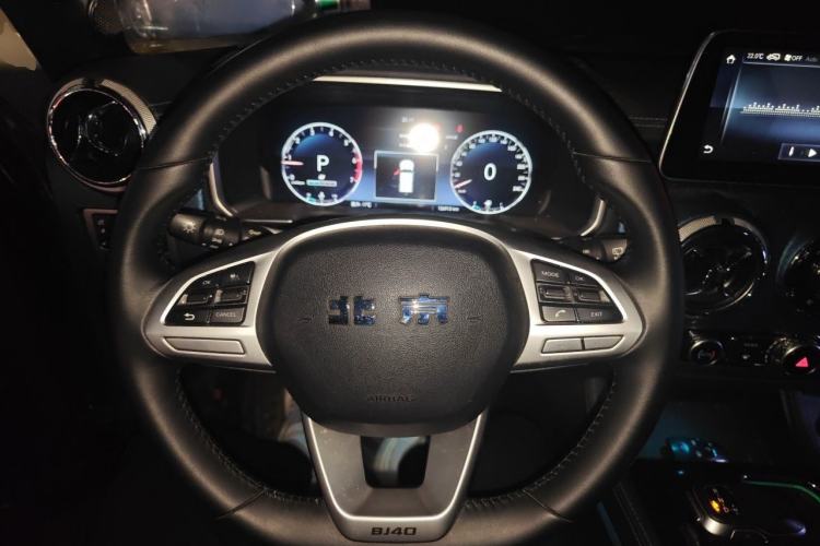 Used BAIC Off-Road BJ40 2020 2.0T Automatic Four-Wheel Drive Urban Hunter Edition Chivalrous Type Steering Wheel