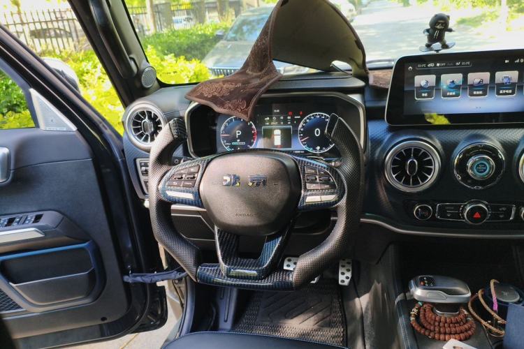 Used BAIC Off-Road BJ40 2020 2.0T Automatic Four-Wheel Drive Urban Hunter Edition Chivalrous Type Steering Wheel