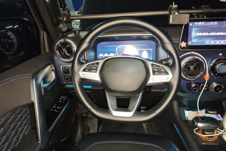 Used BAIC Off-Road BJ40 2020 2.0T Automatic Four-Wheel Drive Urban Hunter Edition Chivalrous Type Steering Wheel