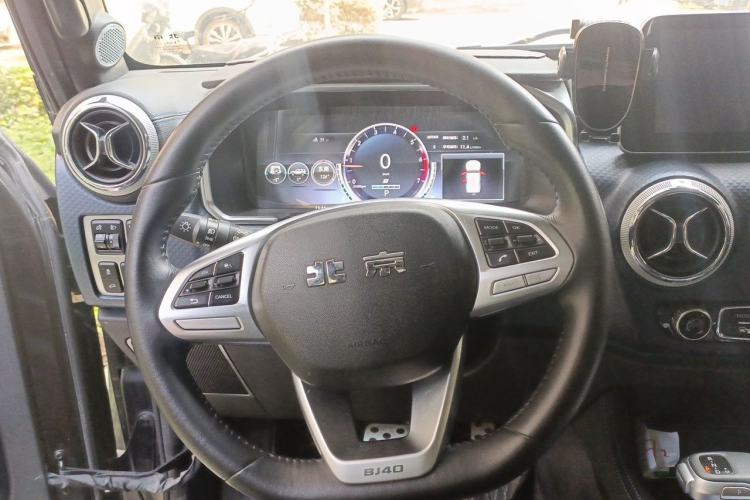 Used BAIC Off-Road BJ40 2020 2.0T Automatic Four-Wheel Drive Urban Hunter Edition Chivalrous Type Steering Wheel