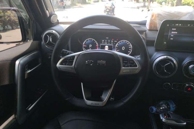 Used BAIC Off-Road BJ40 2020 2.0T Automatic Four-Wheel Drive Urban Hunter Edition Chivalrous Type Steering Wheel