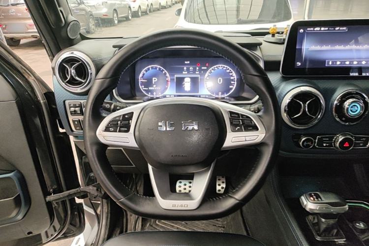 Used BAIC Off-Road BJ40 2020 2.0T Automatic Four-Wheel Drive Urban Hunter Edition Chivalrous Type Steering Wheel