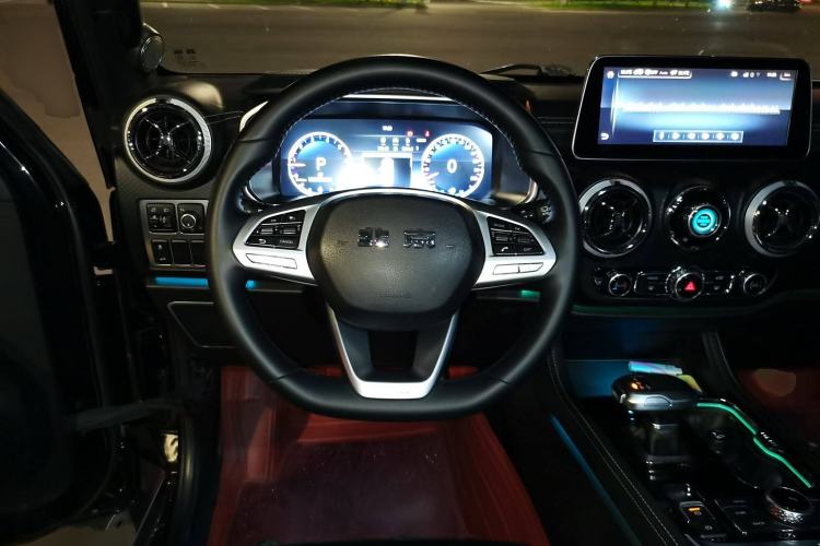Used BAIC Off-Road BJ40 2020 2.0T Automatic Two-Wheel Drive Urban Hunter Edition Chivalrous Type Steering Wheel