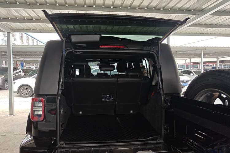 Used BAIC Off-Road BJ40 2020 2.0T Automatic Four-Wheel Drive Urban Hunter Edition Chivalrous Type Trunk