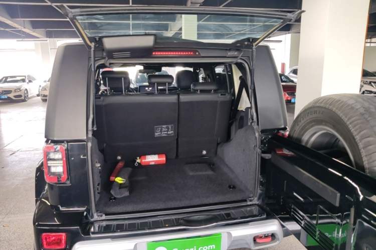 Used BAIC Off-Road BJ40 2020 2.0T Automatic Two-Wheel Drive Urban Hunter Edition Chivalrous Type Trunk