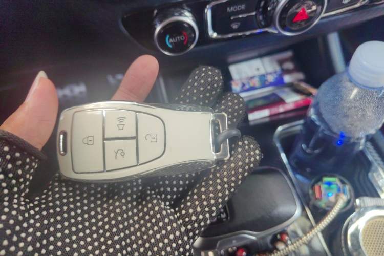 Used BAIC Off-Road BJ40 2020 2.0T Automatic Four-Wheel Drive Urban Hunter Edition Chivalrous Type Vehicle Key