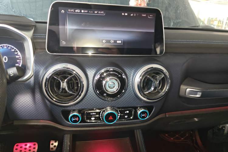 Used BAIC Off-Road BJ40 2020 2.0T Automatic Four-Wheel Drive Urban Hunter Edition Prestige Version Audio And AC Panel