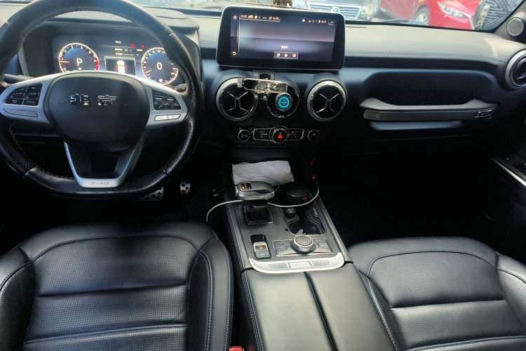 Used BAIC Off-Road BJ40 2020 2.0T Automatic Four-Wheel Drive Urban Hunter Edition Prestige Version Center Console