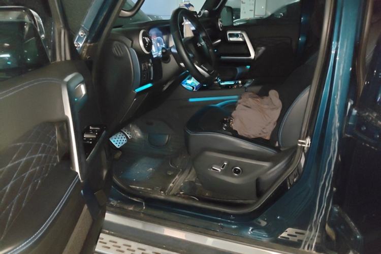 Used BAIC Off-Road BJ40 2020 2.0T Automatic Four-Wheel Drive Urban Hunter Edition Chivalrous Type Driver Seat
