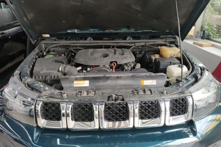 Used BAIC Off-Road BJ40 2020 2.0T Automatic Four-Wheel Drive Urban Hunter Edition Chivalrous Type Engine Bay